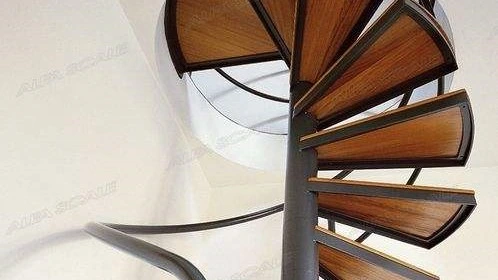 Personalice la escalera de caracol de la escalera LED de vidrio interior de acero inoxidable de metal de madera