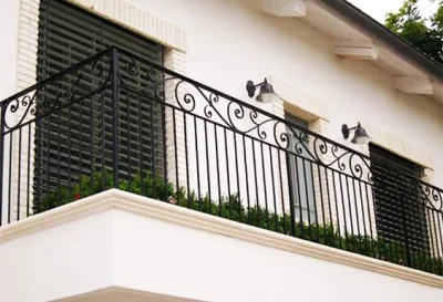 Barandilla de balaustrada de escalera de balcón de esgrima de hierro fundido con recubrimiento de polvo de alta calidad